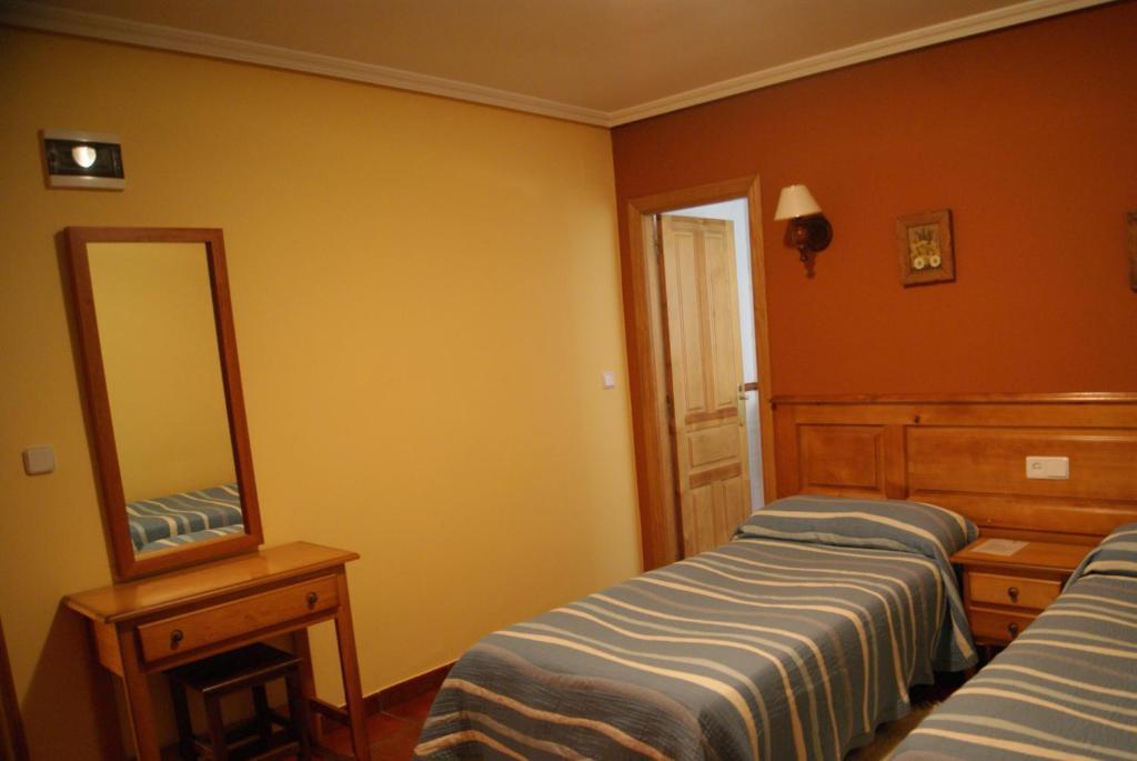 Hotel Garganta Del Cares Poncebos Room photo